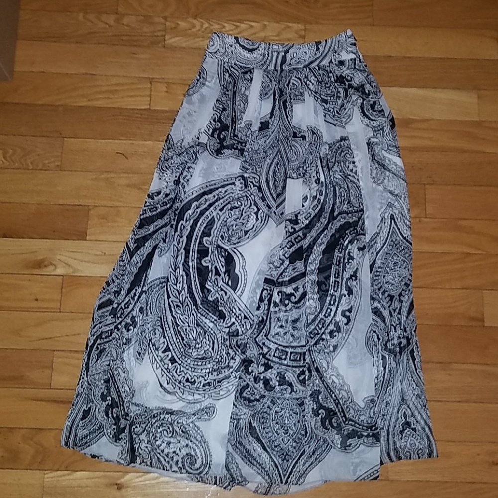 Paisley Maxi skirt white house black market